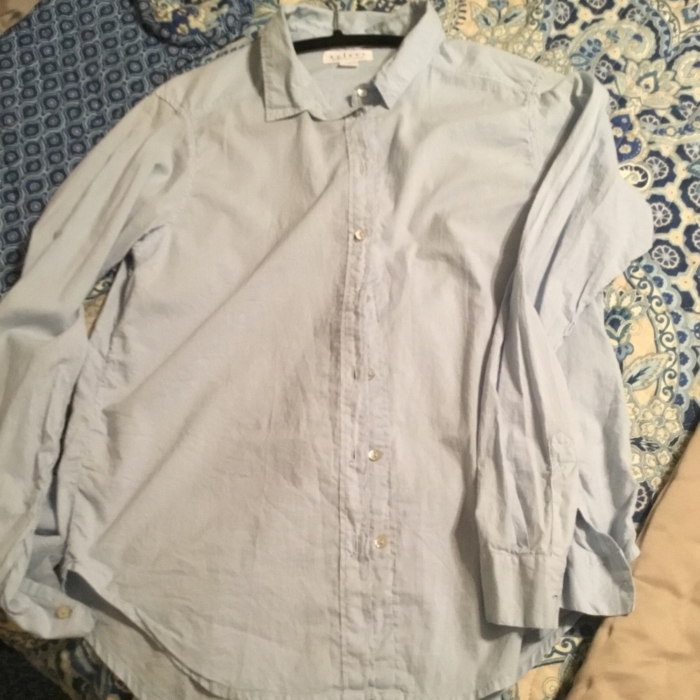 Velvet brand button up chambray top.